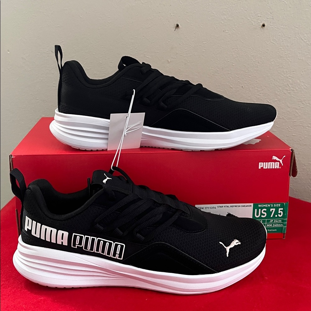 Puma Black and White Athletic Shoes *NEW*
